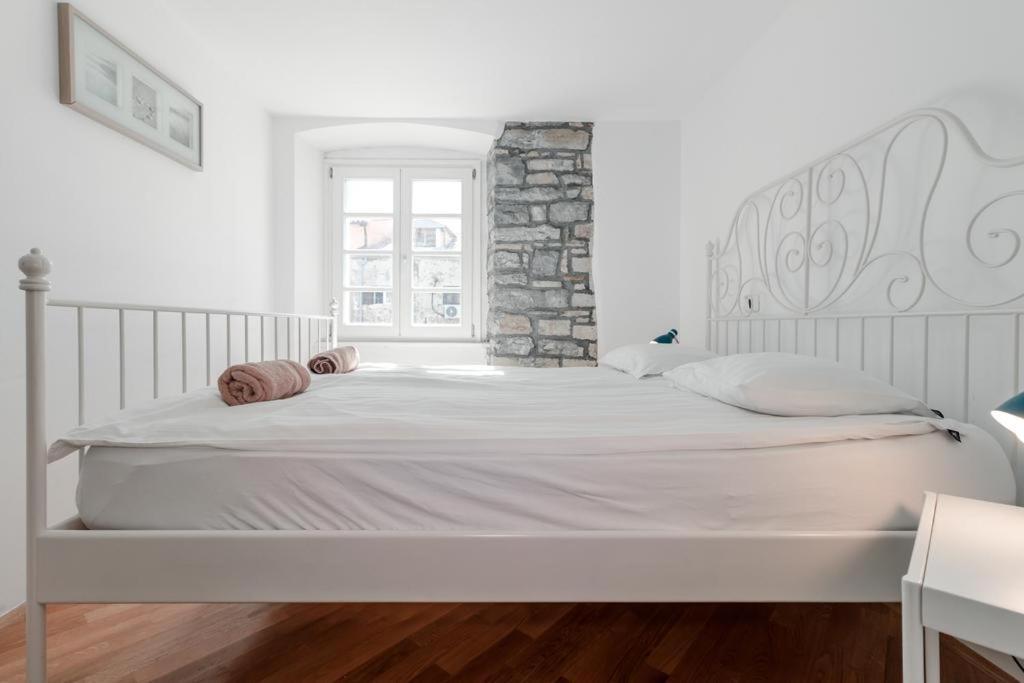 Apartments Artemus Music Πιράν Εξωτερικό φωτογραφία