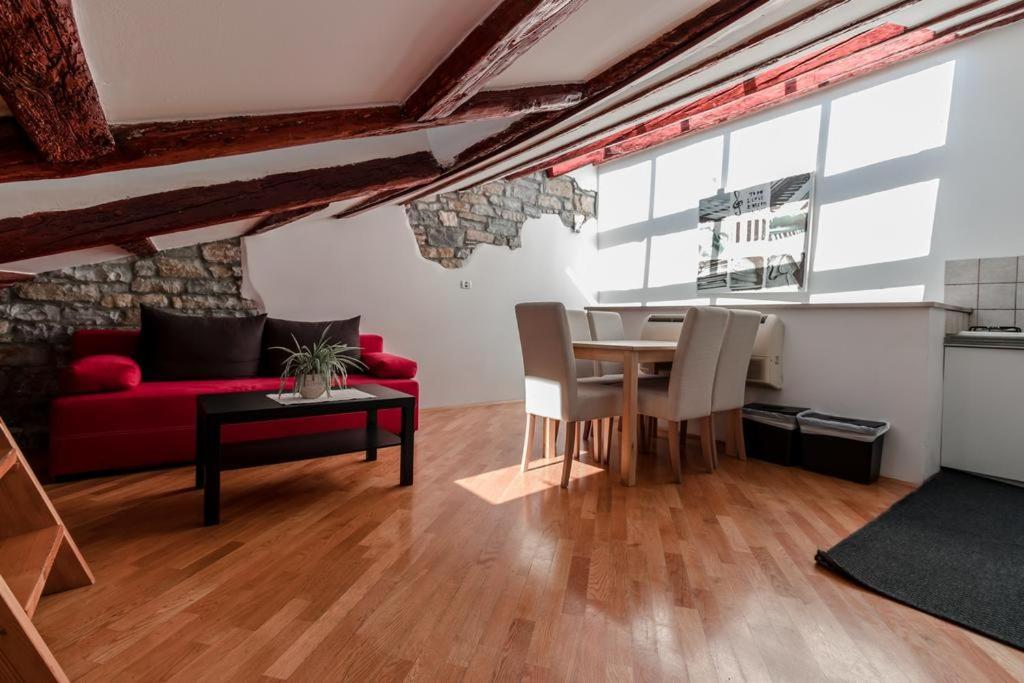 Apartments Artemus Music Πιράν Εξωτερικό φωτογραφία